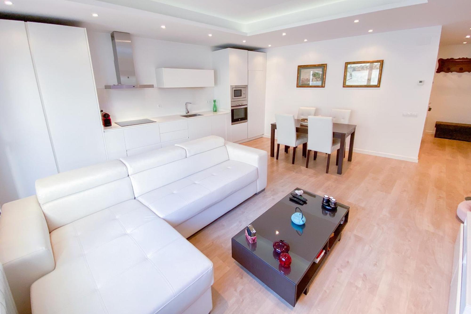 Anna & Thomas - Sitges Center Apt ภายนอก รูปภาพ